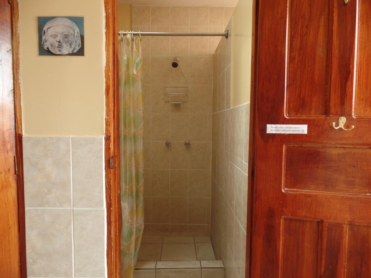 Hostel Revolution Кито Экстерьер фото